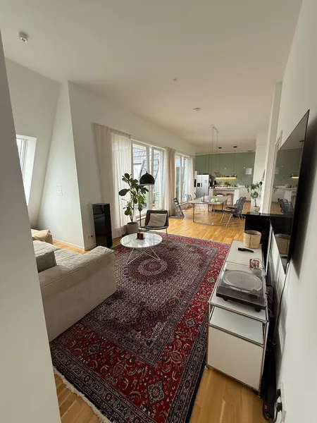 Wunderschöne, große und sehr helle 6-Zimmer-Dachgeschosswohnung in Prenzlauer Berg, Zweitbezug — photo 1
